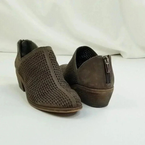 Vince Camuto 8M Women's Chocolate Brown Back Zip Mid Ankle Block Heel Lazar Cut - Picture 5 of 12